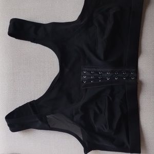 Women sport Bra Breathable Front Buckle Comfort & Style size XL Black